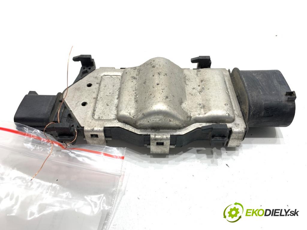 MERCEDES-BENZ W176 liftback 2017 90 kW A 180 (176.042) 1595 Modul ventilátora 1137328648