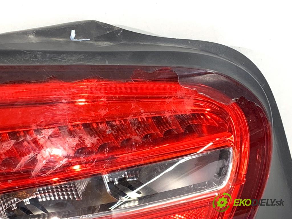 MERCEDES-BENZ W176 liftback 2017 90 kW A 180 (176.042) 1595 Svetlo ľavy zad A1769064800