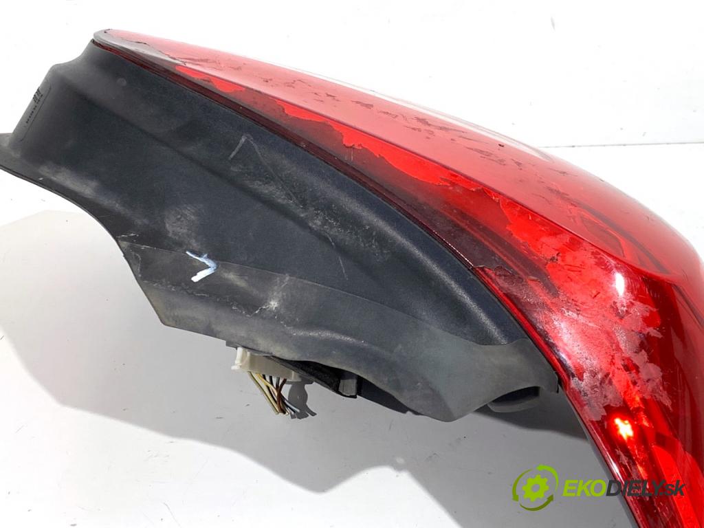 MERCEDES-BENZ W176 liftback 2017 90 kW A 180 (176.042) 1595 Svetlo ľavy zad A1769064800