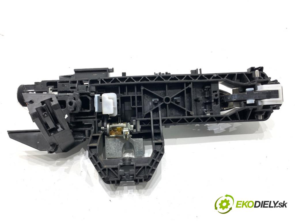 MERCEDES-BENZ W176 liftback 2017 90 kW A 180 (176.042) 1595 Kľučka vonkajšia ľavy zad