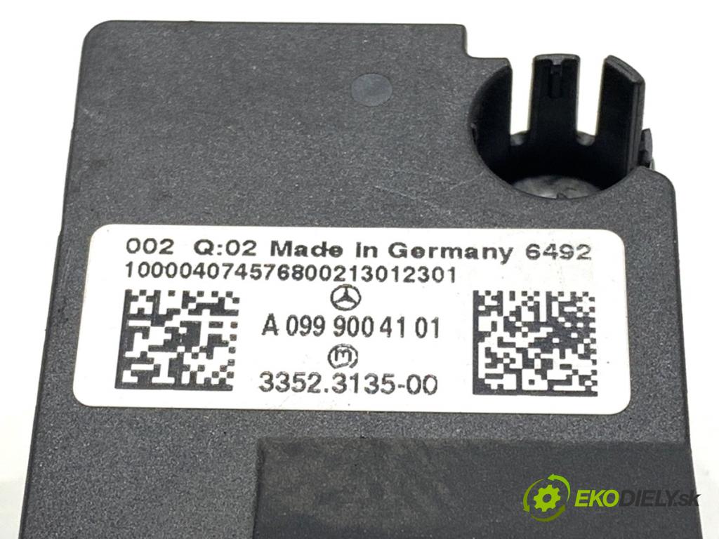MERCEDES-BENZ W176 liftback 2017 90 kW A 180 (176.042) 1595 blokáda volantu A0999004101 (Riadenie ostatné)