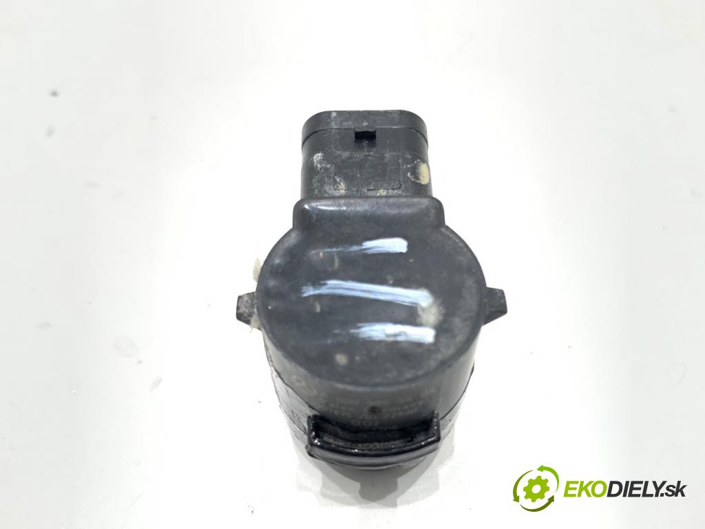 MERCEDES-BENZ W176 liftback 2017 90 kW A 180 (176.042) 1595 Snímač PDC A0009055504