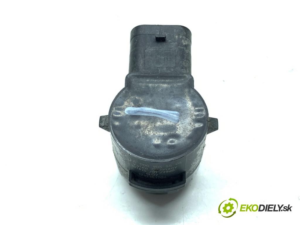 MERCEDES-BENZ W176 liftback 2017 90 kW A 180 (176.042) 1595 Snímač PDC A0009055504