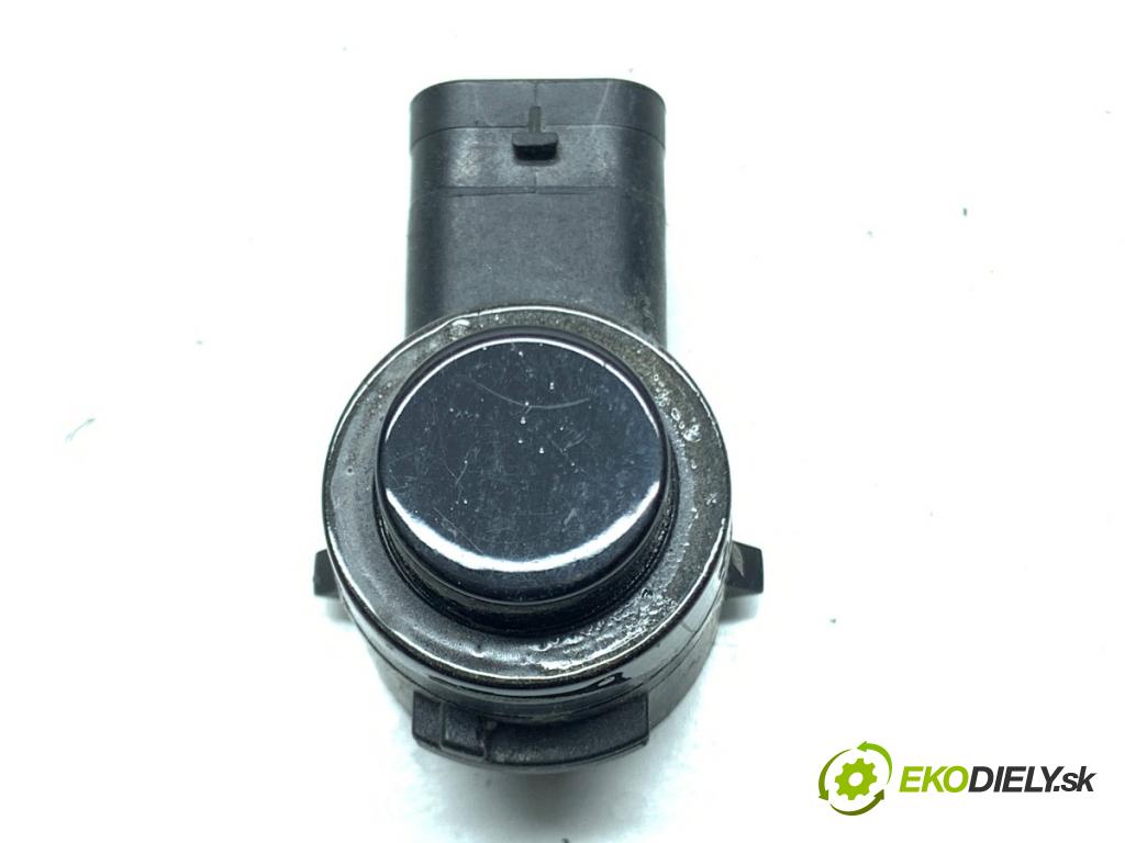 MERCEDES-BENZ W176 liftback 2017 90 kW A 180 (176.042) 1595 Snímač PDC A0009055504