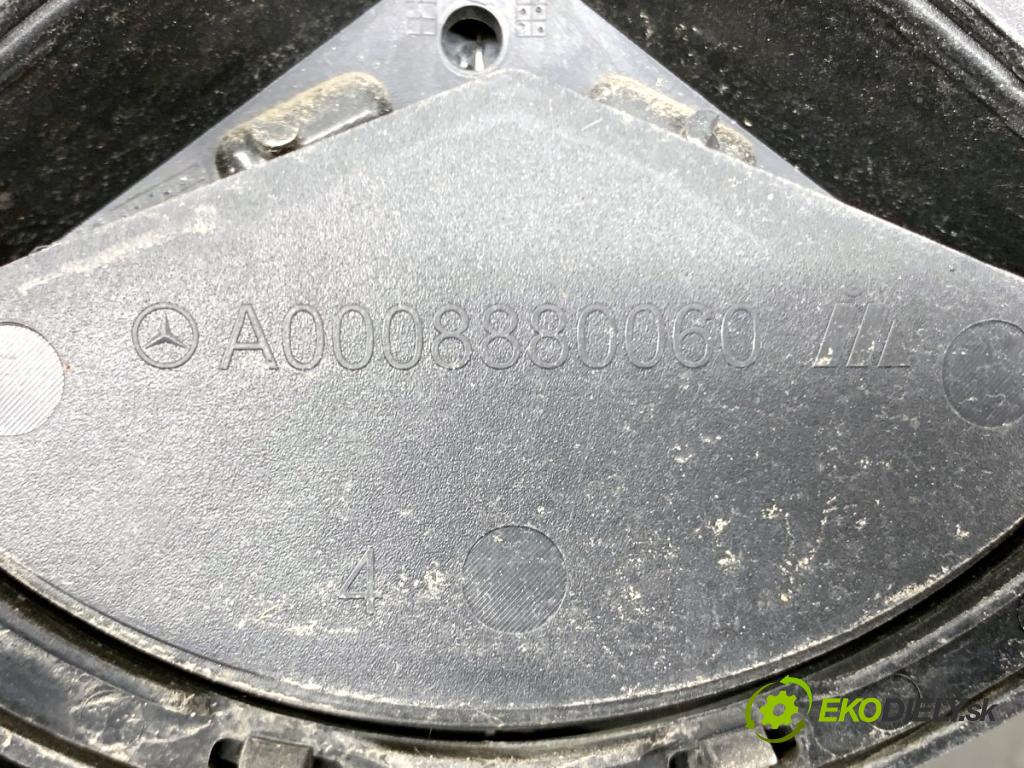 MERCEDES-BENZ W176 liftback 2017 90 kW A 180 (176.042) 1595 Mriežka maska A0008880060 (Mriežka predná (maska chladiča))