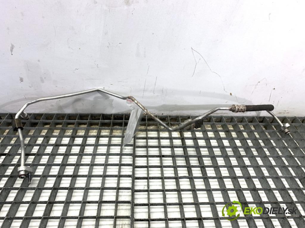 MERCEDES-BENZ W176 liftback 2017 90 kW A 180 (176.042) 1595 rúrka klimatizace A2468301002 (Trubka klimatizace)