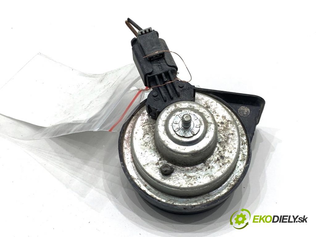 MERCEDES-BENZ W176 liftback 2017 90 kW A 180 (176.042) 1595 klaksón A0005406003