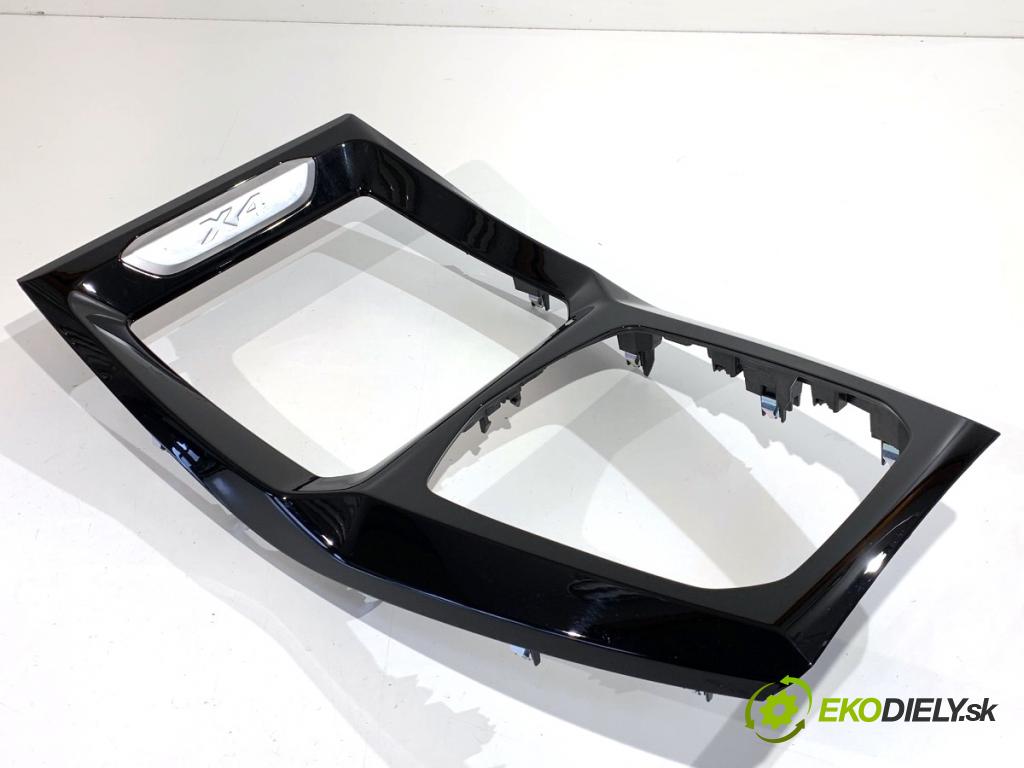 BMW G02 SUV 2023 140 kW xDrive 20 d 1995 kryt TUNEL: stredového