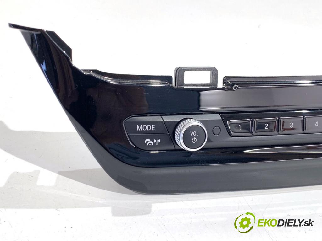 BMW G02 SUV 2023 140 kW xDrive 20 d 1995 Panel ovládania radia 5A47C37 (Prepínacie páčky pod volantom)