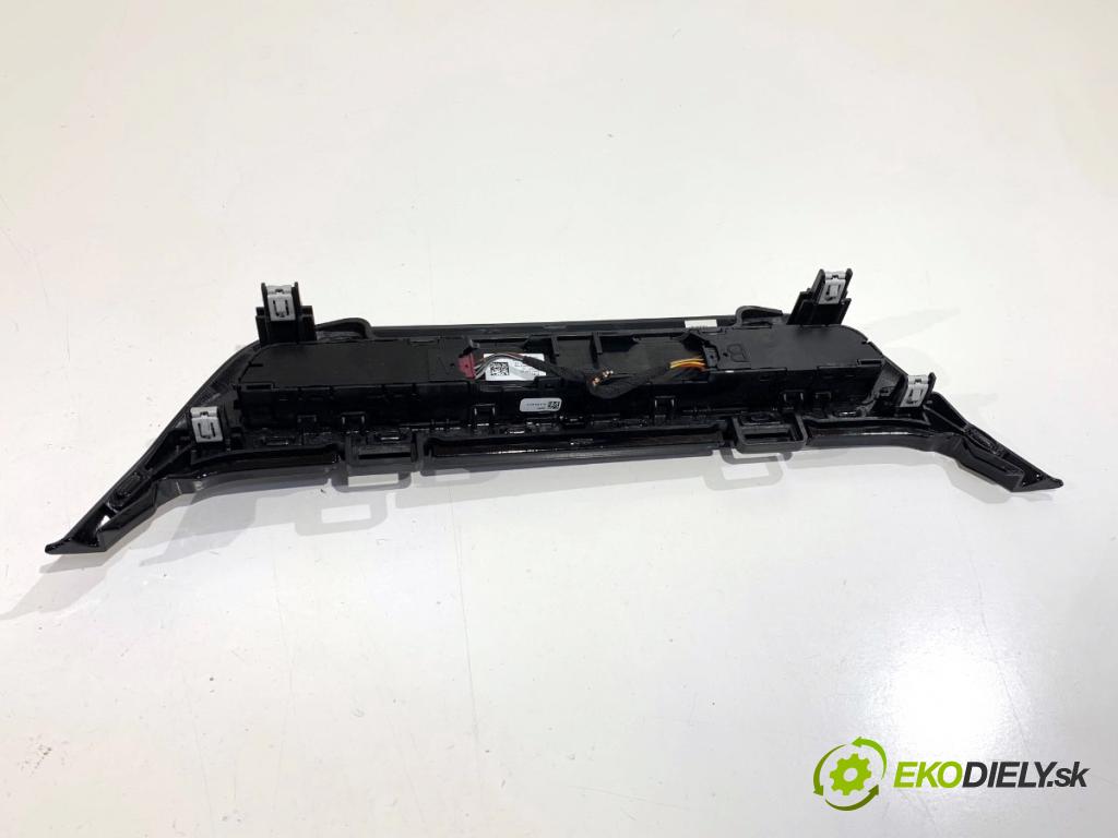 BMW G02 SUV 2023 140 kW xDrive 20 d 1995 Panel ovládania radia 5A47C37 (Prepínacie páčky pod volantom)