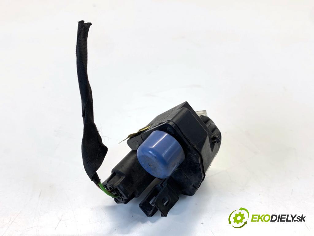 BMW G02 SUV 2023 140 kW xDrive 20 d 1995 světlo lišty PROGOWEJ levá strana 7478447