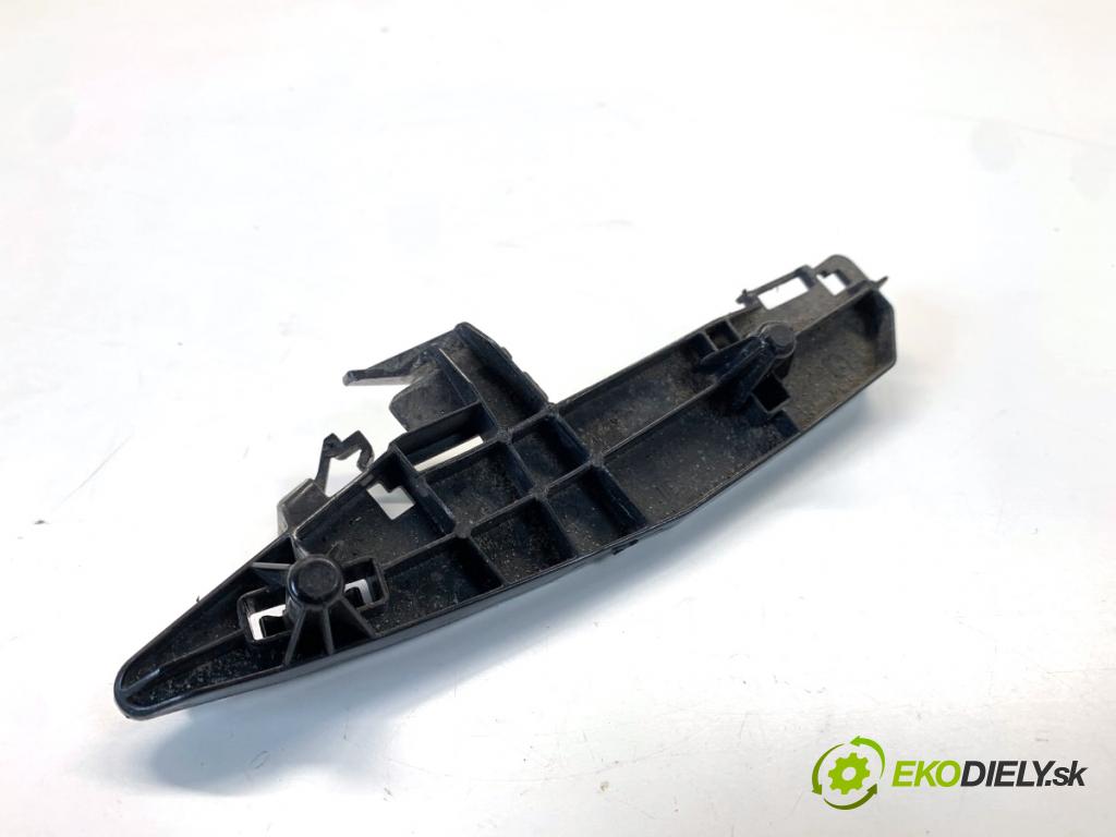 BMW G02 SUV 2023 140 kW xDrive 20 d 1995 Úchyt nárazníka ľavy predný 7399981