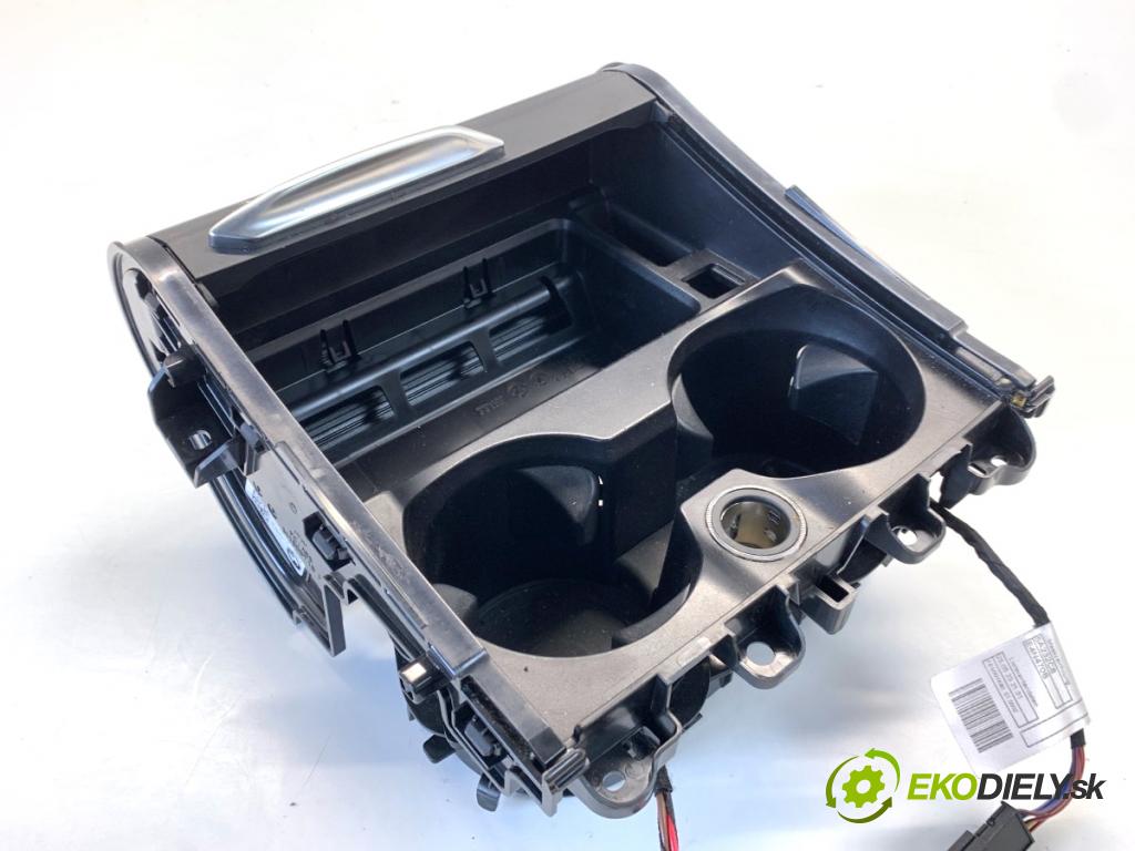 BMW G02 SUV 2023 140 kW xDrive 20 d 1995 Držiak na nápoje Roleta 5A192C3