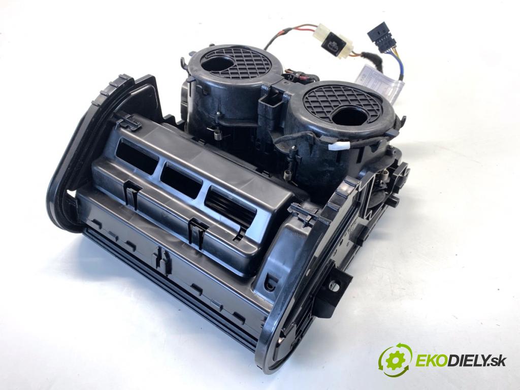 BMW G02 SUV 2023 140 kW xDrive 20 d 1995 Držiak na nápoje Roleta 5A192C3