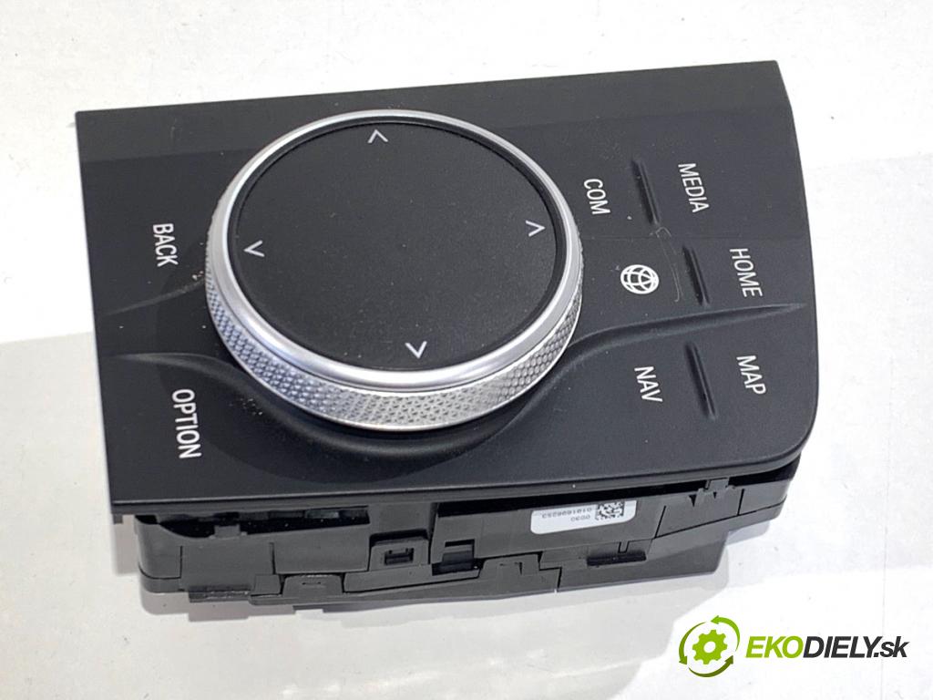 BMW G02 SUV 2023 140 kW xDrive 20 d 1995 Panel ovládaní navigace 5A371B2