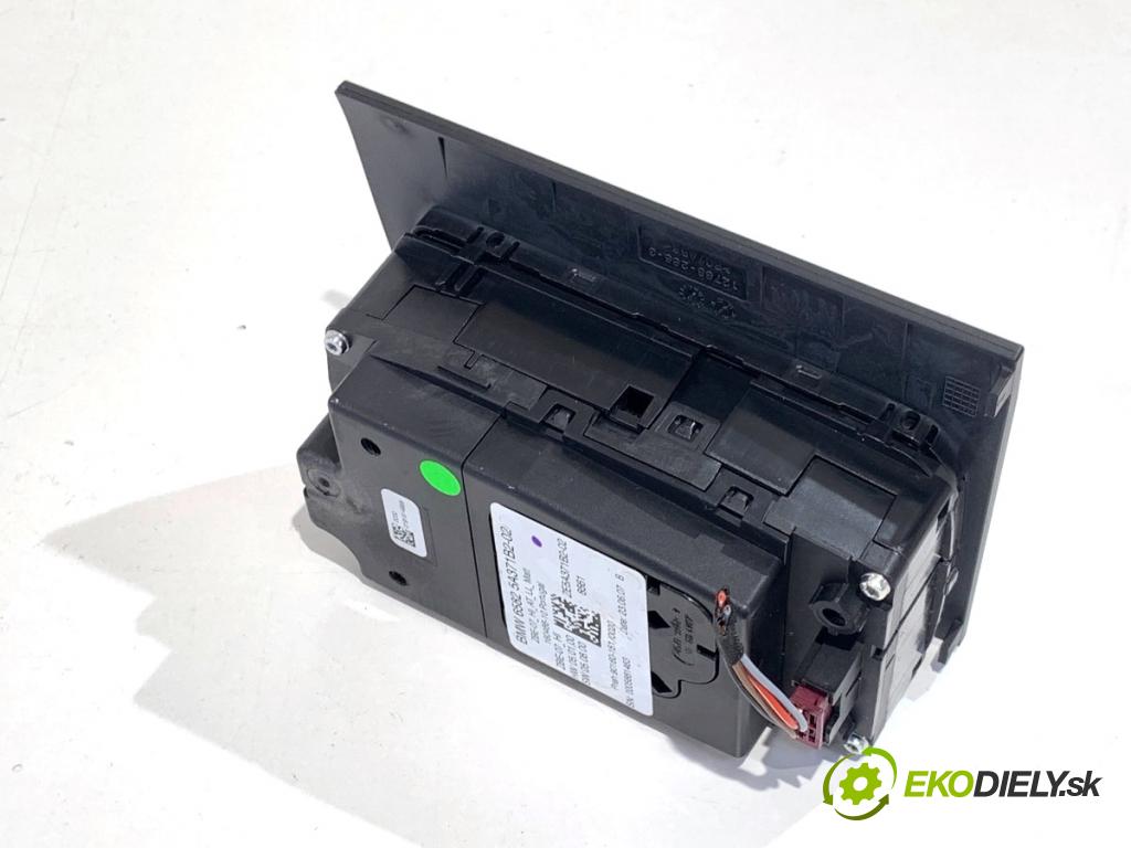 BMW G02 SUV 2023 140 kW xDrive 20 d 1995 Panel ovládania navigácie 5A371B2