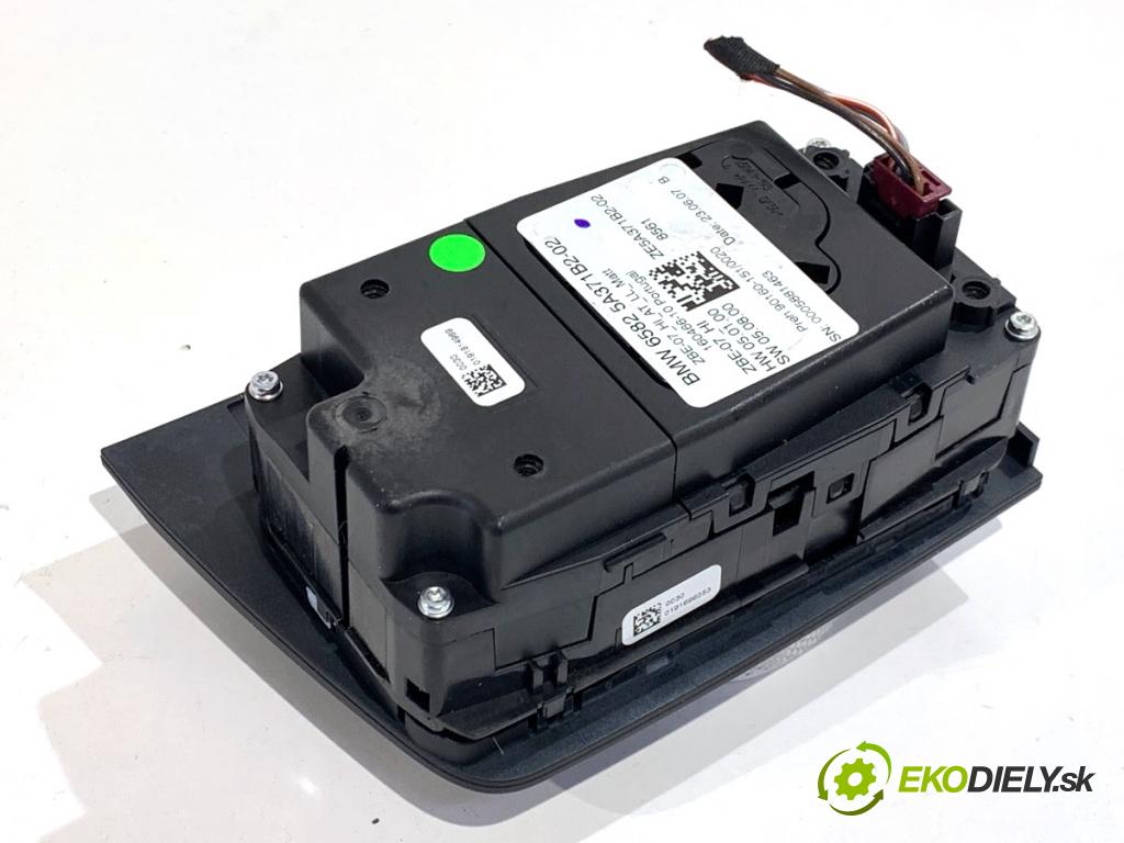 BMW G02 SUV 2023 140 kW xDrive 20 d 1995 Panel ovládania navigácie 5A371B2