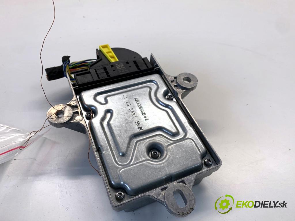 BMW G02 SUV 2023 140 kW xDrive 20 d 1995 senzor airbag 5A656A9 (Snímač)