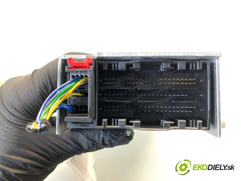 BMW G02 SUV 2023 140 kW xDrive 20 d 1995 senzor airbag 5A656A9 (Snímač)