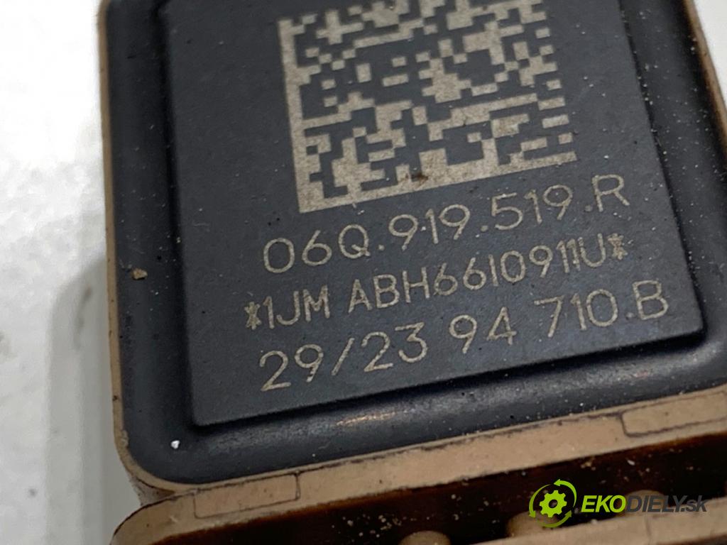 CUPRA FORMENTOR SUV 2023 228 kW 2.0 TSI 4Drive 1984 Snímač teploty spalín 06Q919519R (Snímač)