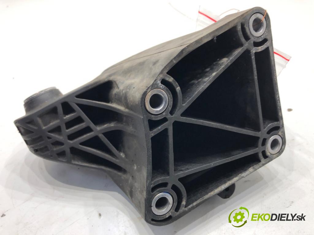 MERCEDES-BENZ KLASA GL SUV 2012 190 kW GL 350 CDI / BlueTec 4-matic (166.823, 166.824) 2987 držák motora A6422236204