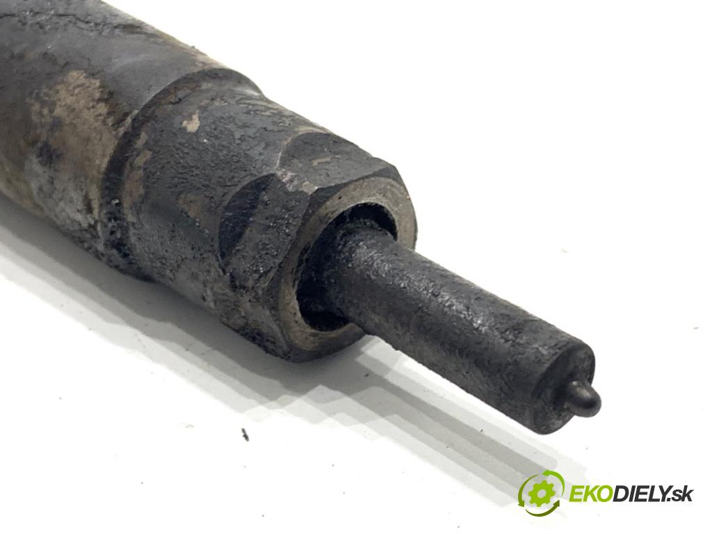 MERCEDES-BENZ KLASA GL SUV 2012 190 kW GL 350 CDI / BlueTec 4-matic (166.823, 166.824) 2987 vstrekovač A6420701187 (Vstrekovač paliva)