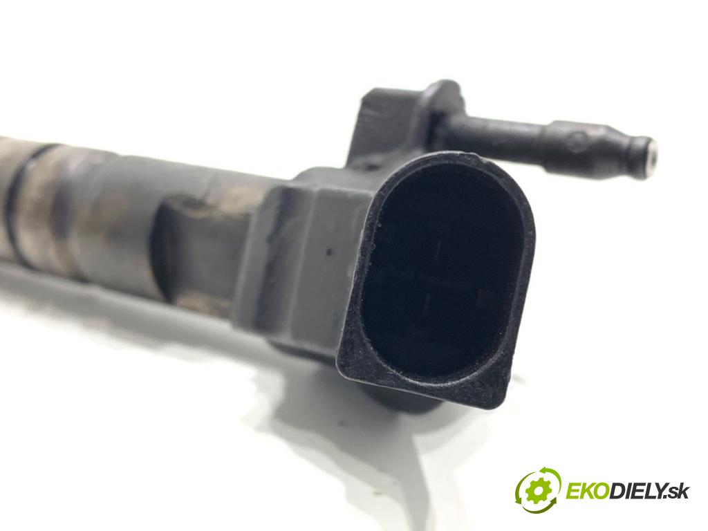 MERCEDES-BENZ KLASA GL SUV 2012 190 kW GL 350 CDI / BlueTec 4-matic (166.823, 166.824) 2987 vstrekovač A6420701187 (Vstrekovač paliva)