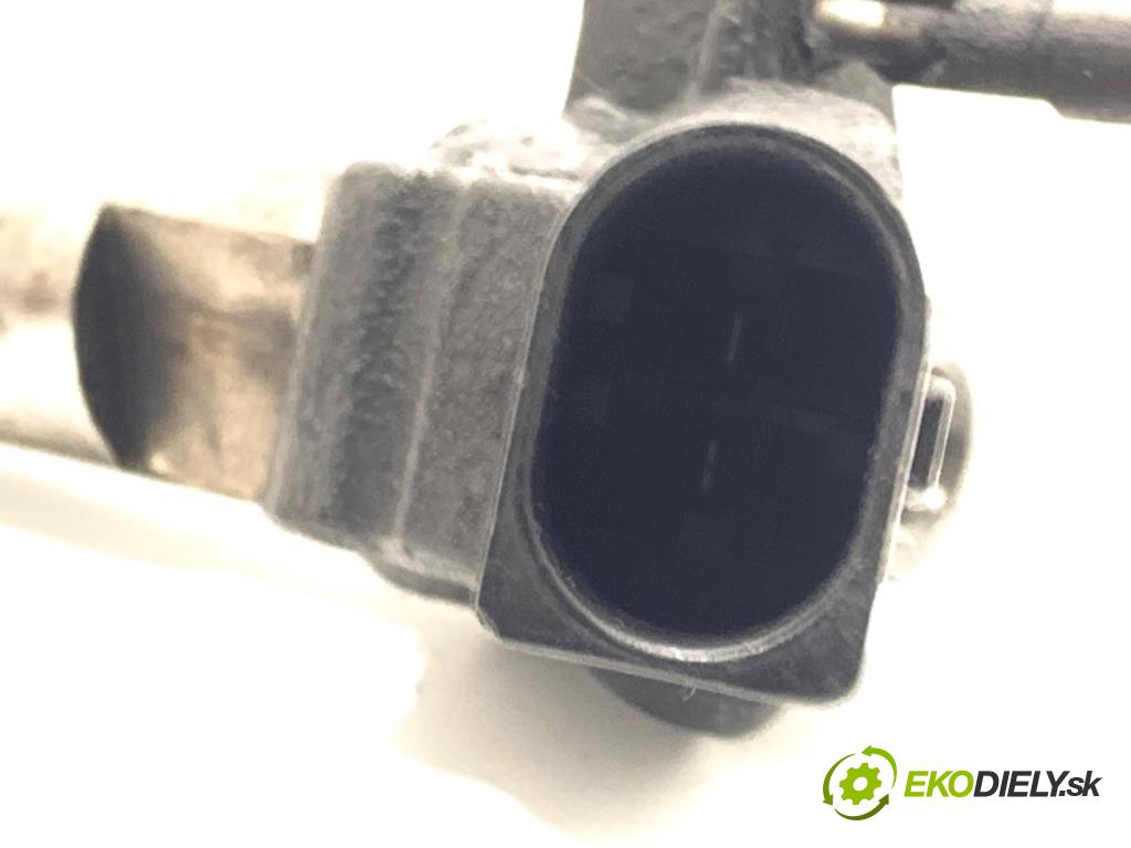 MERCEDES-BENZ KLASA GL SUV 2012 190 kW GL 350 CDI / BlueTec 4-matic (166.823, 166.824) 2987 vstrekovač A6420701187 (Vstrekovač paliva)