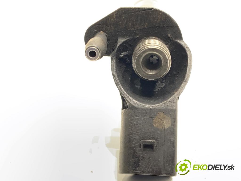 MERCEDES-BENZ KLASA GL SUV 2012 190 kW GL 350 CDI / BlueTec 4-matic (166.823, 166.824) 2987 vstrekovač A6420701187 (Vstrekovač paliva)