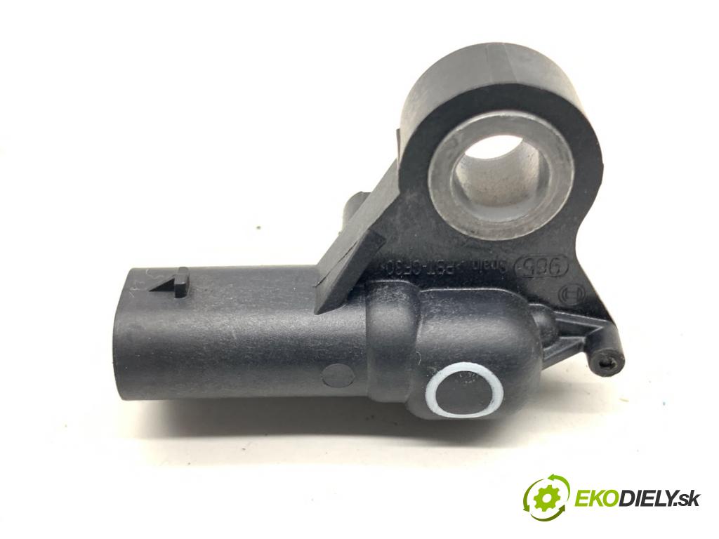 TESLA MODEL Y SUV 2023 235 kW EV 0 Snímač nárazu 1473447-00-B (Snímač nárazu)