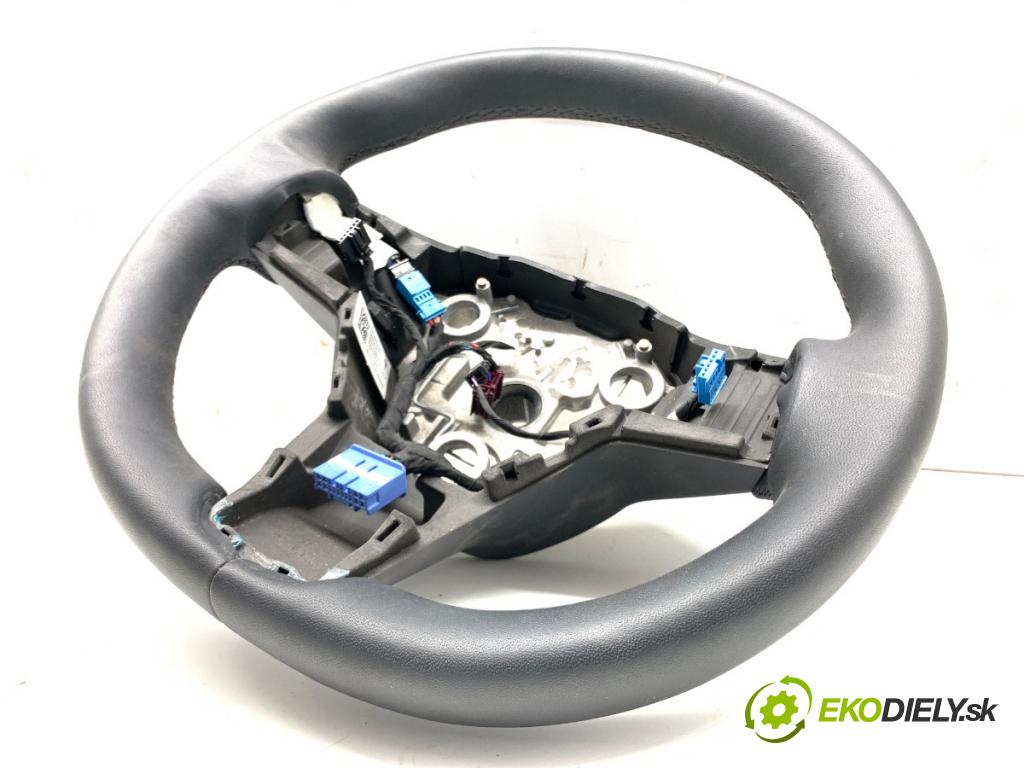 TESLA MODEL Y SUV 2023 235 kW EV 0 Volant 1626599-00-D (Volant)