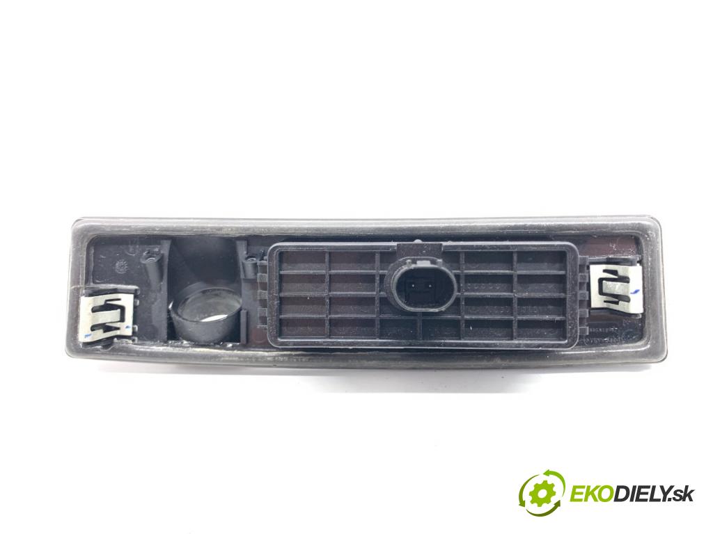 TESLA MODEL Y SUV 2023 235 kW EV 0 Kľučka dverí zad