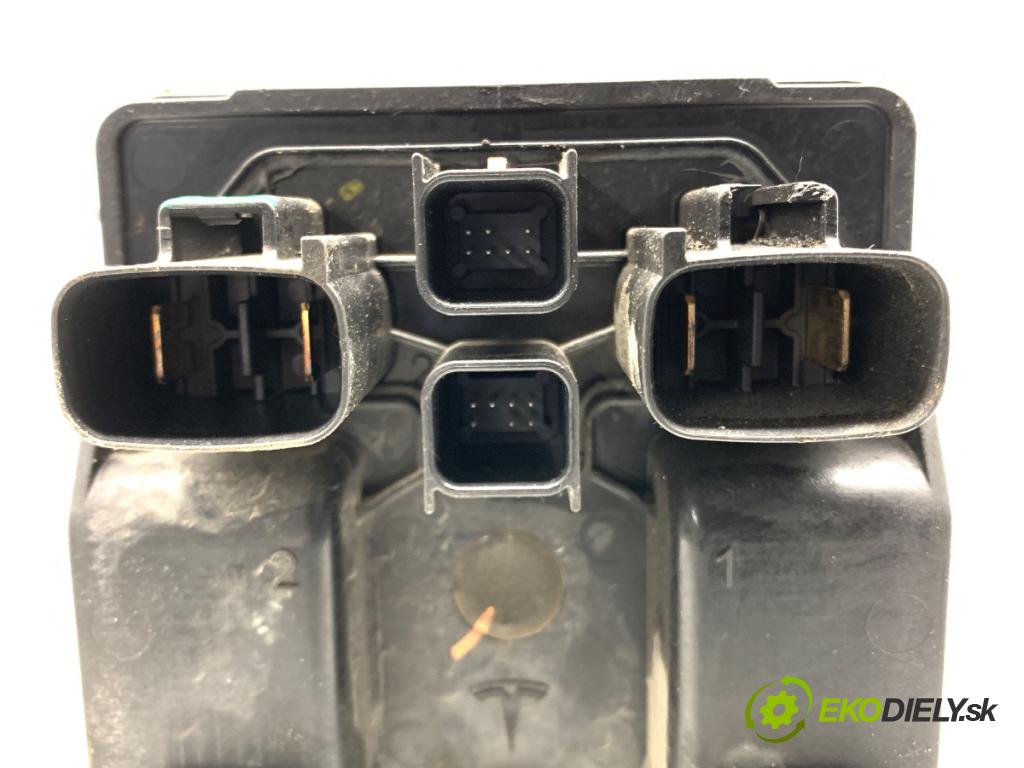 TESLA MODEL Y SUV 2023 235 kW EV 0 Pumpa servočerpadlo elektrická GE80226H12