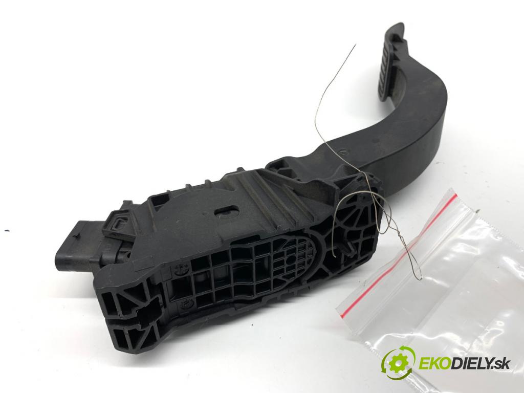 TESLA MODEL Y SUV 2023 235 kW EV 0 Potenciometer plynu 762321156534 (Potenciometer plynového pedálu)