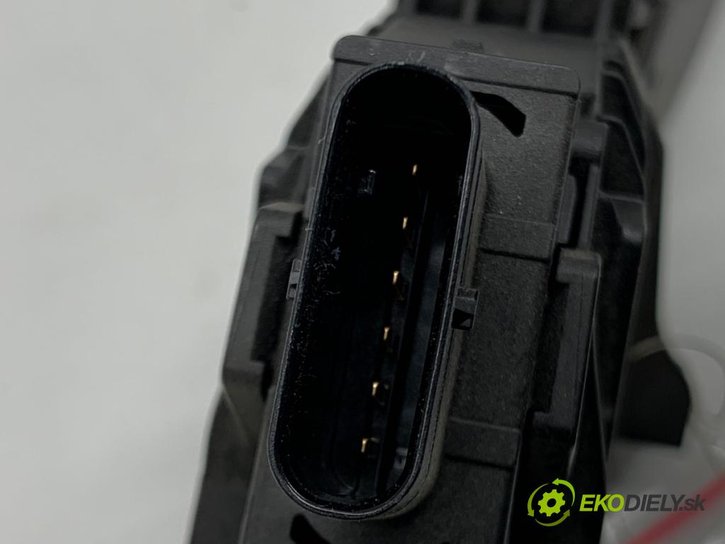 TESLA MODEL Y SUV 2023 235 kW EV 0 Potenciometer plynu 762321156534 (Potenciometer plynového pedálu)