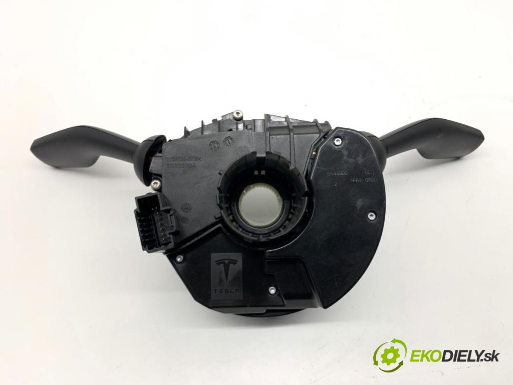 TESLA MODEL Y SUV 2023 235 kW EV 0 Prepínač kombinovaný 1097662-00-P (Prepínacie páčky pod volantom)