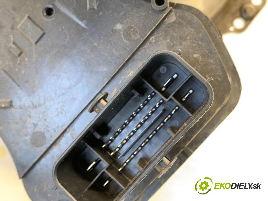 TESLA MODEL Y SUV 2023 235 kW EV 0 Posilovač bŕzd 1188671-50-B