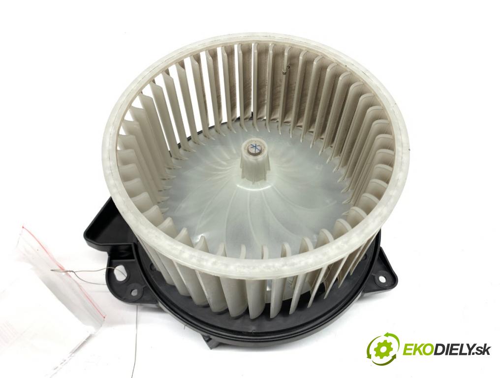 TESLA MODEL Y SUV 2023 235 kW EV 0 ventilátor kúrenia 1679899-00-A