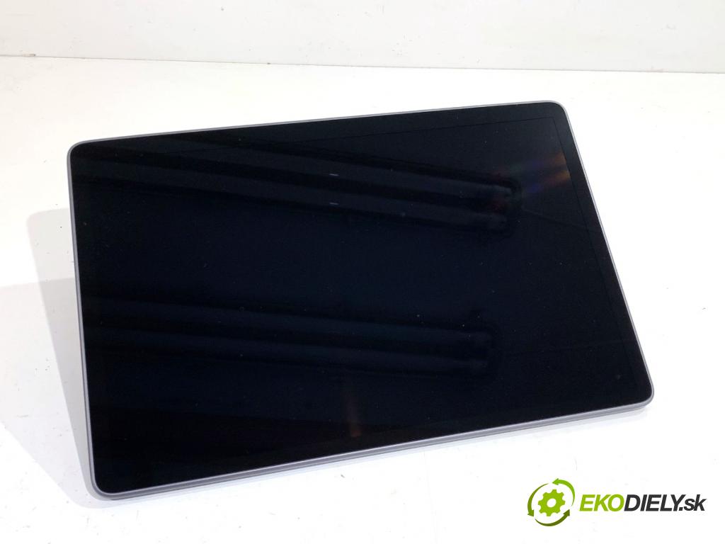 TESLA MODEL Y SUV 2023 235 kW EV 0 Dislpej 1089543-02-J (Prístrojová doska)