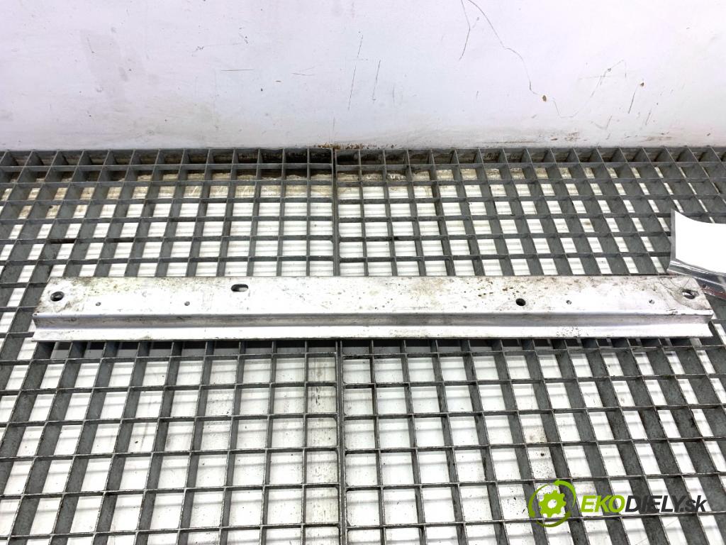 TESLA MODEL Y SUV 2023 235 kW EV 0 Výstuha horná kufra predný 1636605-00-A