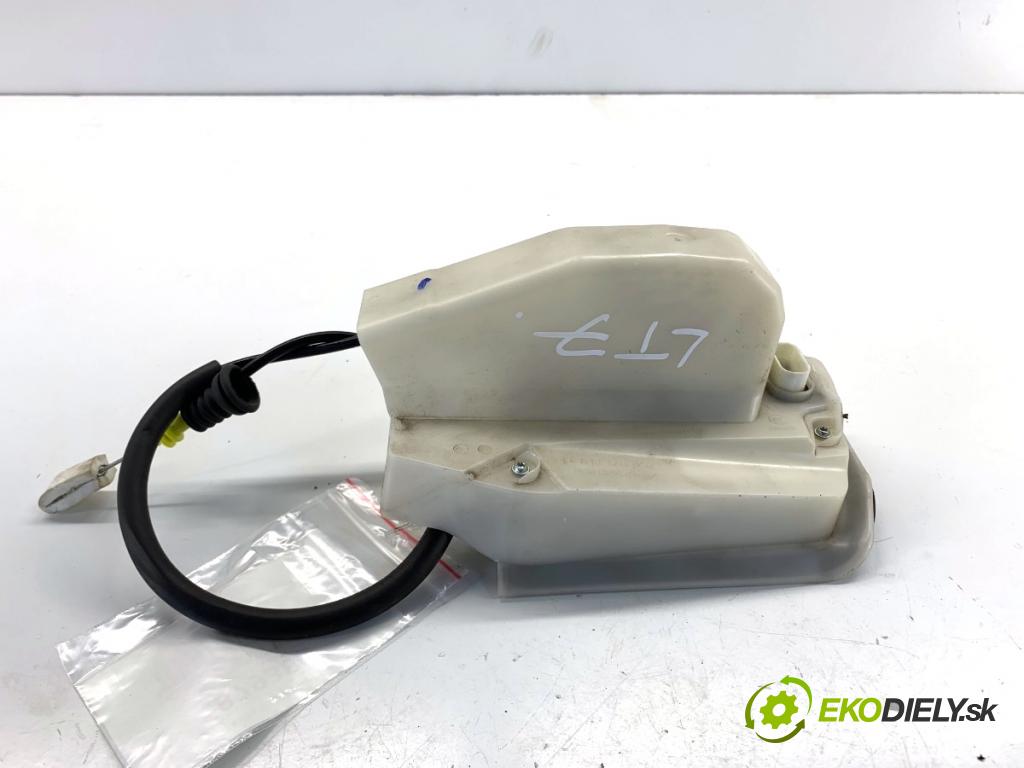 TESLA MODEL Y SUV 2023 235 kW EV 0 zámok Dvere ľavy zad 1500674-00-B