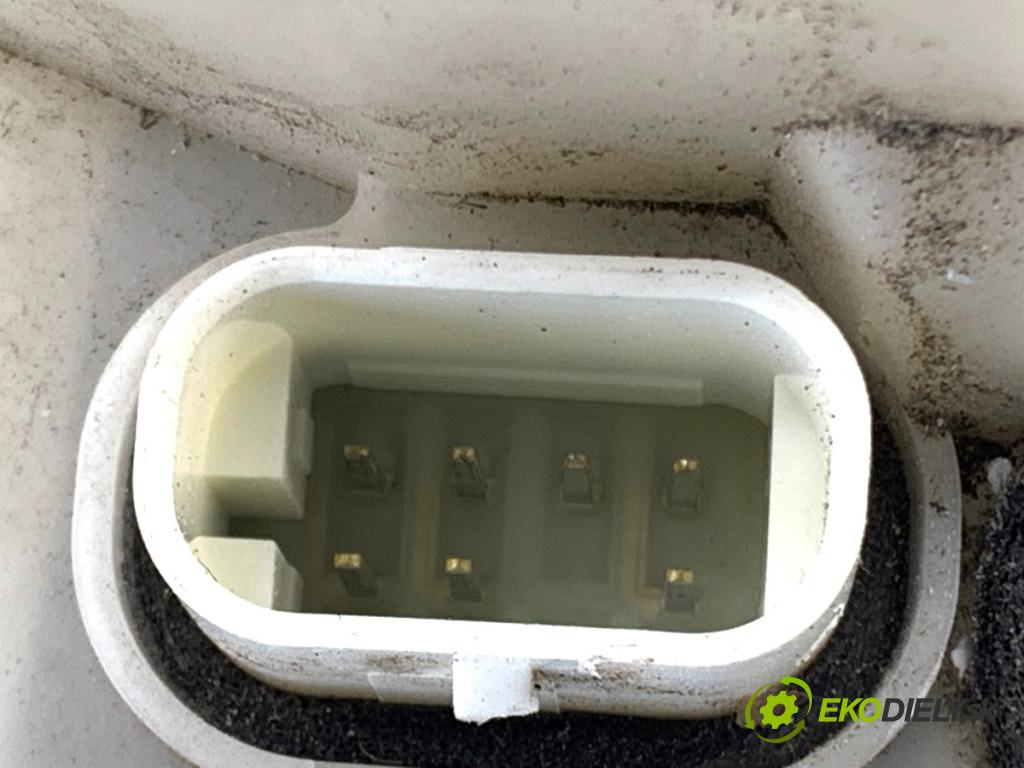 TESLA MODEL Y SUV 2023 235 kW EV 0 zámok Dvere ľavy zad 1500674-00-B