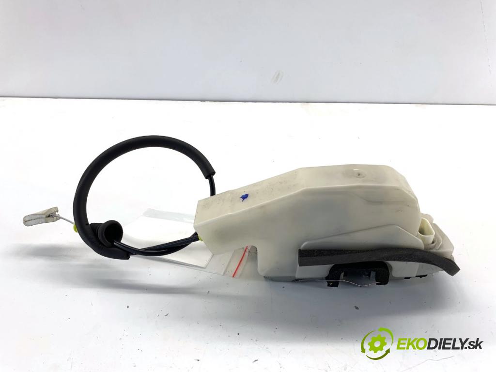 TESLA MODEL Y SUV 2023 235 kW EV 0 zámok Dvere pravy zad 1500675-00-B