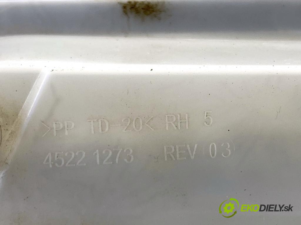 TESLA MODEL Y SUV 2023 235 kW EV 0 zámok Dvere pravy zad 1500675-00-B