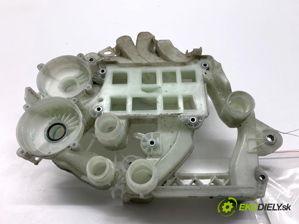 TESLA MODEL Y SUV 2023 235 kW EV 0 rozdělovač vody 1613703-00-B