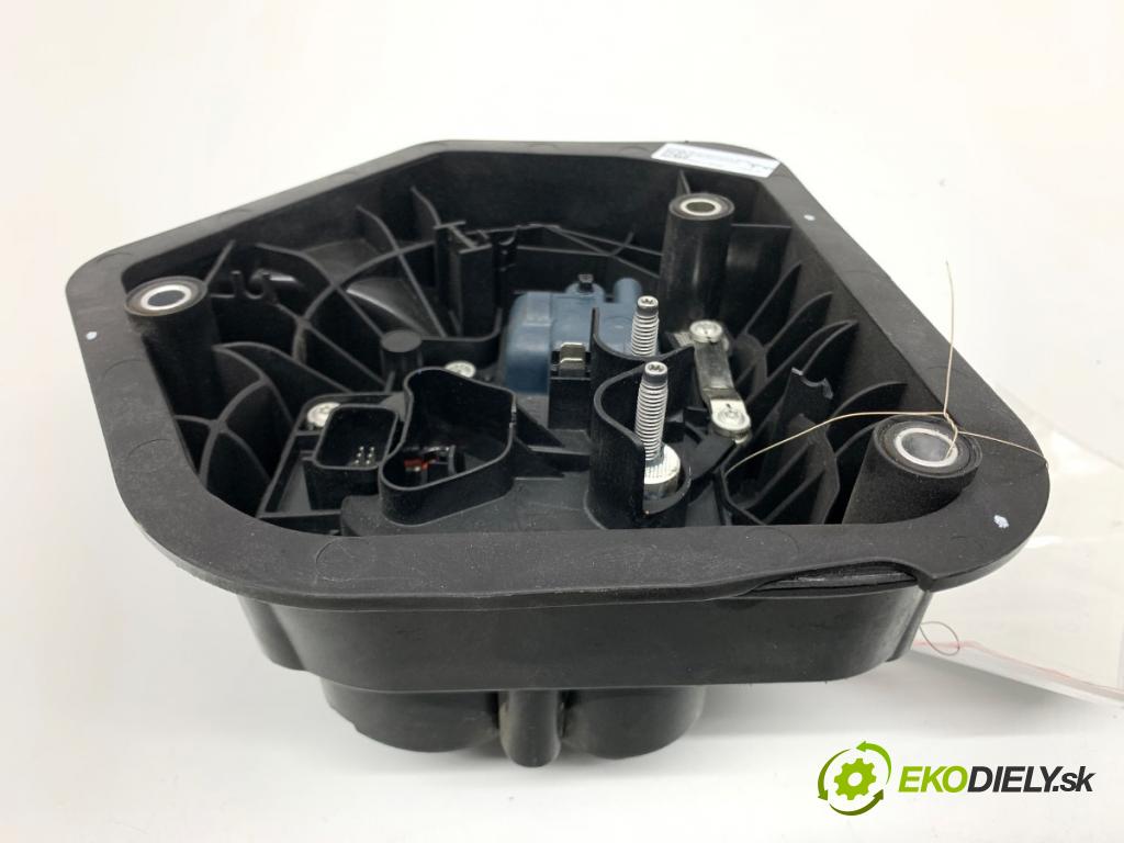 TESLA MODEL Y SUV 2023 235 kW EV 0 PORT NABÍJANIE: HNÍZDO: 1490374-20-D