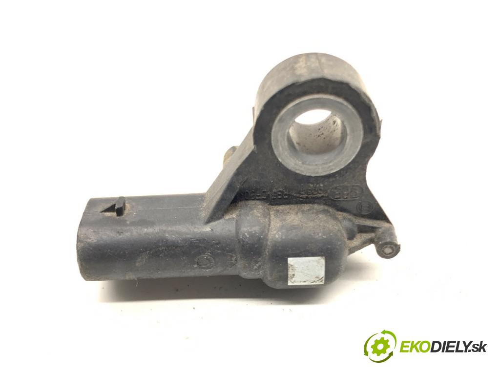 TESLA MODEL Y SUV 2023 235 kW EV 0 Snímač nárazu 1473444-00-B (Snímač nárazu)