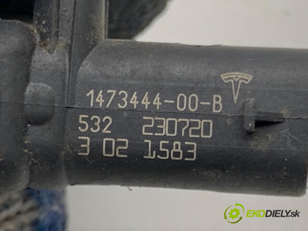 TESLA MODEL Y SUV 2023 235 kW EV 0 Snímač nárazu 1473444-00-B (Snímač nárazu)