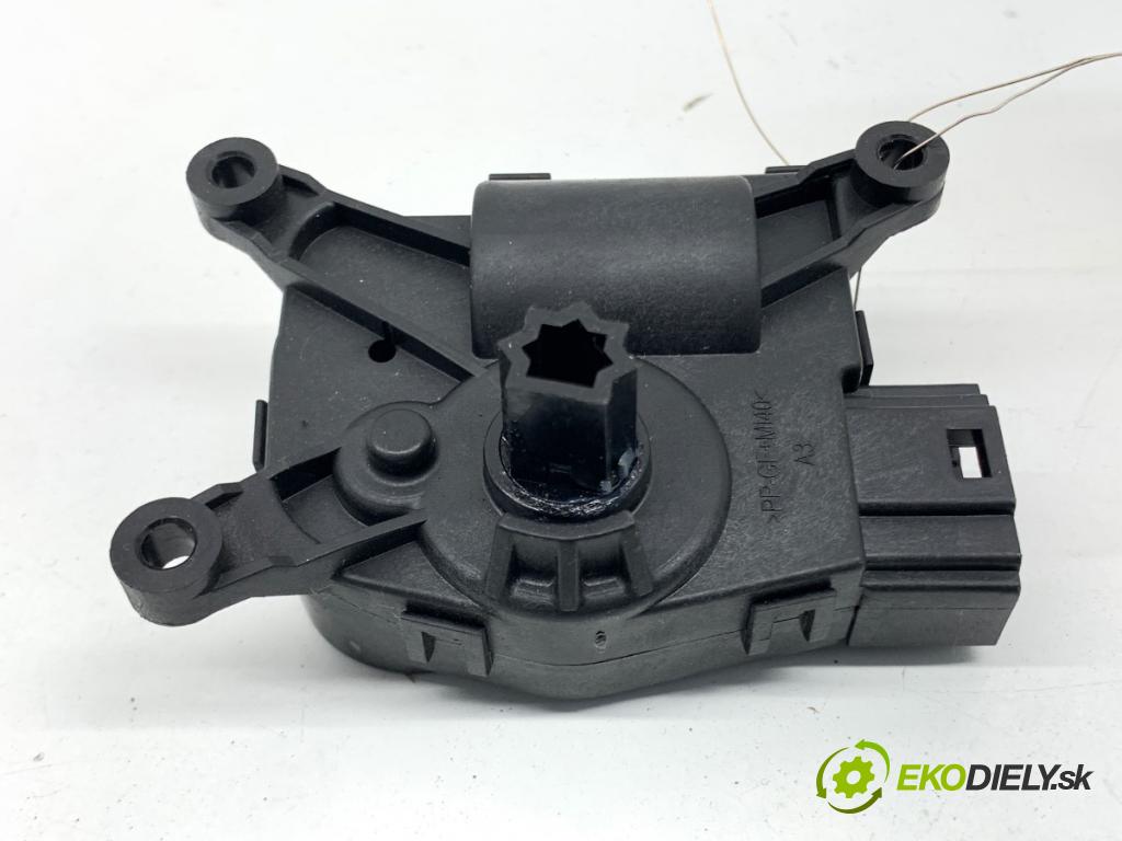 TESLA MODEL Y SUV 2023 235 kW EV 0 motor topení 1500623-00-A