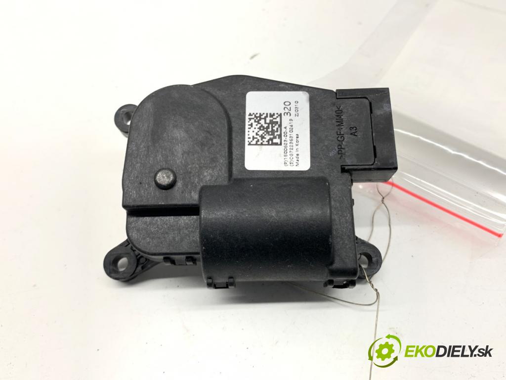 TESLA MODEL Y SUV 2023 235 kW EV 0 motor topení 1500623-00-A